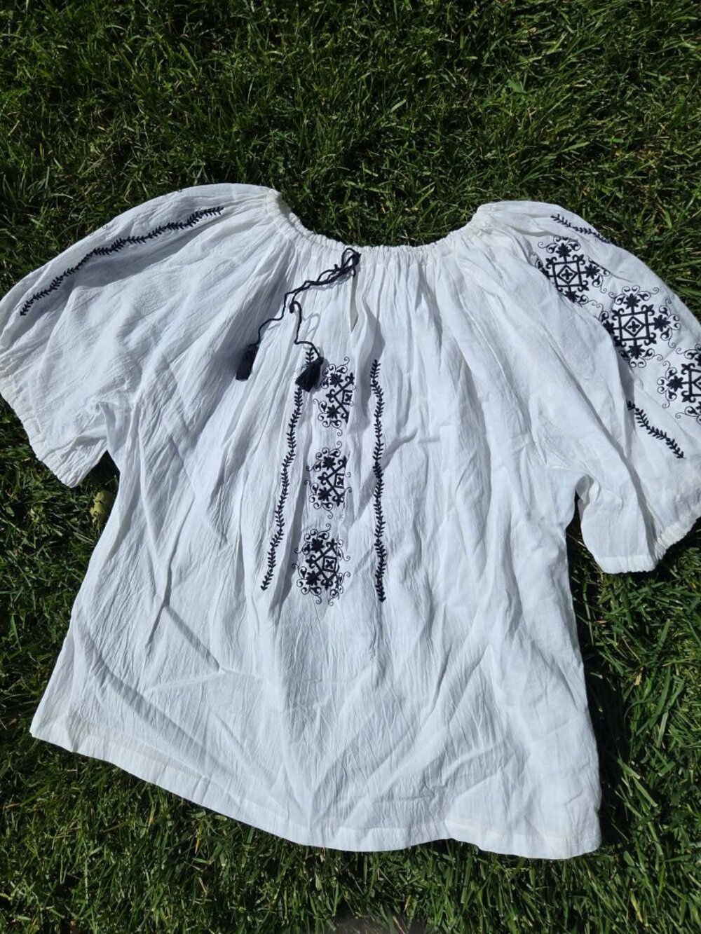 Romanian Embroidered Peasant Blouse White Black Folk Ie - size S - Picture 13 of 13